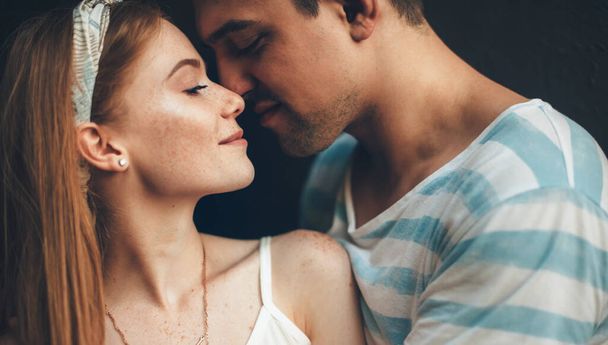 رابطه عاطفی - آموزش روابط زناشویی -شناخت مردان و زنان - عشق محبت - روانشناسی مهارت‌های ارتباطی دختران و پسران