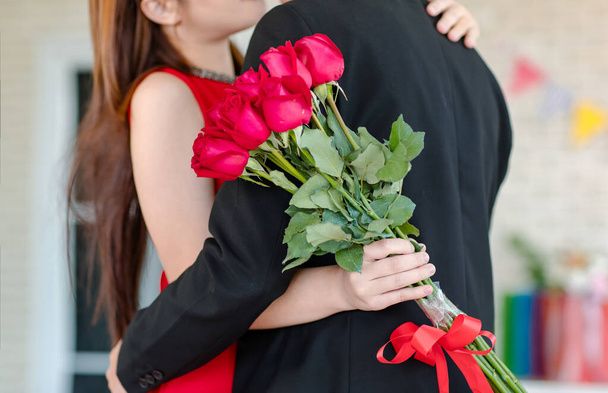 رابطه عاطفی - آموزش روابط زناشویی -شناخت مردان و زنان - عشق محبت - روانشناسی مهارت‌های ارتباطی دختران و پسران