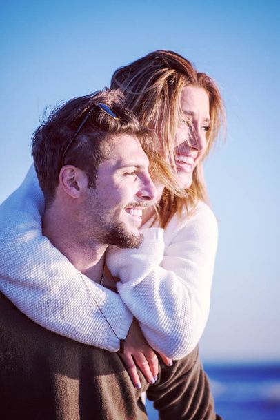 رابطه عاطفی - آموزش روابط زناشویی -شناخت مردان و زنان - عشق محبت - روانشناسی مهارت‌های ارتباطی دختران و پسران