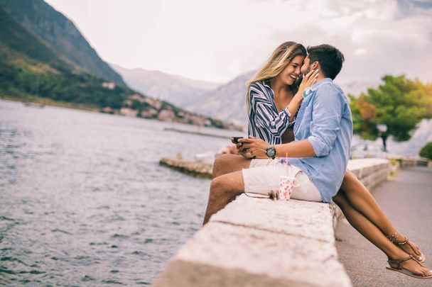 رابطه عاطفی - آموزش روابط زناشویی -شناخت مردان و زنان - عشق محبت - روانشناسی مهارت‌های ارتباطی دختران و پسران