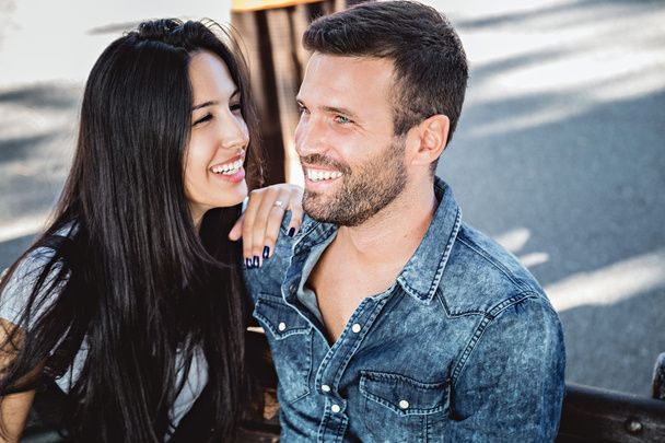 رابطه عاطفی - آموزش روابط زناشویی -شناخت مردان و زنان - عشق محبت - روانشناسی مهارت‌های ارتباطی دختران و پسران