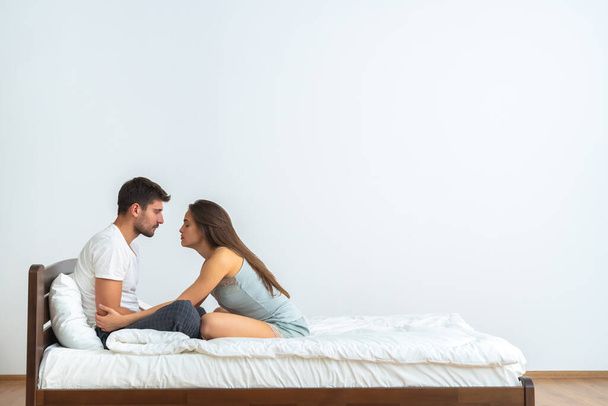 رابطه عاطفی - آموزش روابط زناشویی -شناخت مردان و زنان - عشق محبت - روانشناسی مهارت‌های ارتباطی دختران و پسران