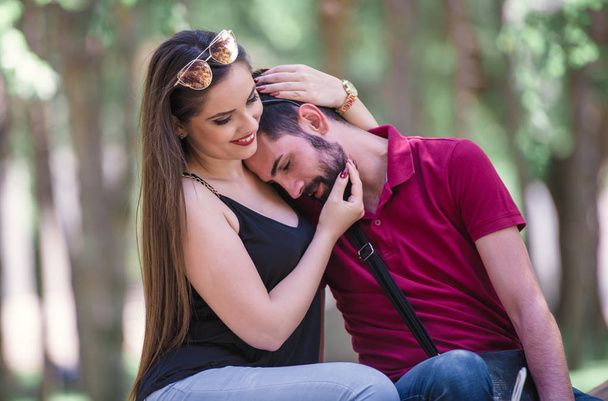 رابطه عاطفی - آموزش روابط زناشویی -شناخت مردان و زنان - عشق محبت - روانشناسی مهارت‌های ارتباطی دختران و پسران