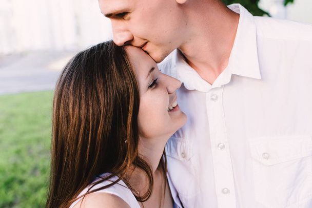 رابطه عاطفی - آموزش روابط زناشویی -شناخت مردان و زنان - عشق محبت - روانشناسی مهارت‌های ارتباطی دختران و پسران