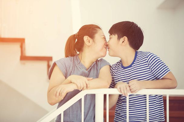 ازدواج -مهارت رابطه زناشویی-عشق - روابط عاطفی