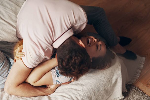 رابطه عاطفی - آموزش روابط زناشویی -شناخت مردان و زنان - عشق محبت - روانشناسی مهارت‌های ارتباطی دختران و پسران