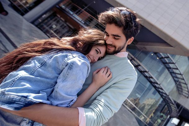 ازدواج - رابطه زناشویی با همسر -شناخت مردان و زنان - عشق محبت، علاقه - روانشناسی مهارت های ارتباطی دختران و پسران